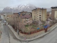 Hakkari'de satılık arsa ve daire