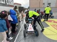 Yüksekovalı çocuklara ‘Mobil Trafik eğitimi'