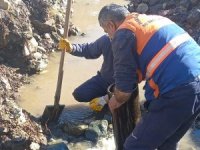 Belediye ekipleri Otluca'daki su arızasına müdahale etti