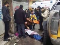 Başına buz kütlesi düşen kadın yaralandı