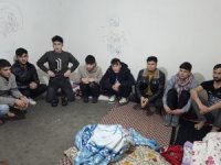 Hakkari'de 9 Afganistanlı yakalandı