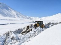 Faraşin Yaylası'nda 3 metre karla mücadele