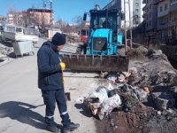 Hakkari belediyesi kanal temizliği başlattı