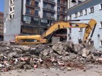 Yüksekova'da TRSM binası yıktırıldı