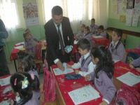 Hakkari'de "Okul sütü" dağıtımı
