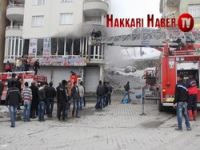Hakkari'de mobilya dükkanı yandı