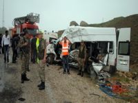 Trafik kazası 3 ölü 11 yaralı