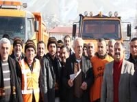 Hakkari'de taşeron işçileri haklarını arıyor