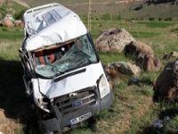 Hakkari'de Trafik Kazası: 8 Yaralı