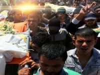 İsrail'den Camiye Füze: en az 130 ölü