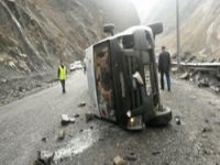 Hakkari'de trafik kazası 3 yaralı