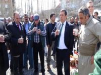 Emniyet müdürü halkın Newroz'unu kutladı