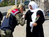 Jandarma Hakkâri’li annelerin ‘’Anneler Gününü’’ kutladı