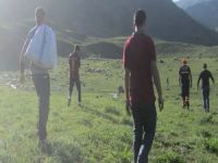 Hakkari AFAD dağda mahsur kalan 2 kişiyi kurtardı