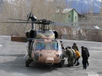Hakkari’de askeri helikopter 3 günlük bebek için havalandı