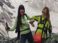 Çinli ve Bulgaristanlı dağcılar buzul dağlarında