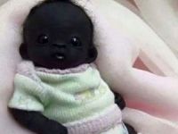 Dünyanın En Siyah Bebeği Sosyal Medyayı Sallıyor!