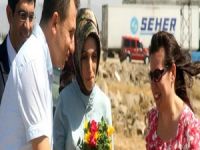 Şırnak'a Atanan Öğretmenler Çiçek ve Çikolata ile Karşılandı