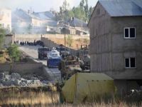 Yüksekova'da barikat operasyonu: 2 yaralı