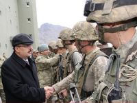 Vali Canbolat sınır birliklerini ziyaret etti