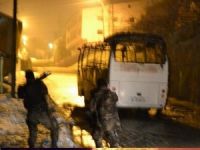 Hakkari il özel idaresi'ne ait otobüs ateşe verildi