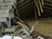 Hakkari'de heyelanda 1 ev çöktü