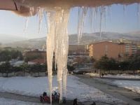 Hakkari'de dondurucu soğuklar susuz bıraktı