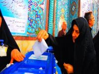 İran'daki halk ilk kez sandık başında