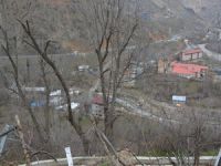 Çukurca'da 6 nüfuslu Taş ailesi yardım eli bekliyor