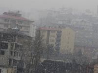 Mart ayında Hakkari'ye 5. defa kar yağdı