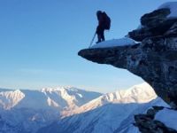 ABD'li dağcı Hakkari Sümbül dağına tırmandı