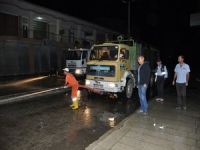Yüksekova'da cadde ve sokaklar yıkanıyor