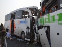 iki otobüs kafa kafaya çarpıştı: 7 ölü, 16 yaralı