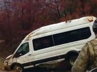 Korucuları taşıyan minibüs kaza yaptı: 8 yaralı