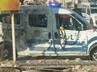 Polis aracına bombalı saldırı: 2 yaralı