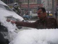 Hakkari'de kar yağışı başladı