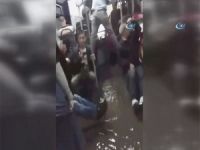 Metrobüsün içini sular bastı