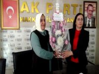AK Parti Kadın Kolları Başkanlığında devir teslim