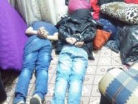 7 kişilik Suriyeli aileyi bıçak ve silah zoruyla gasp ettiler