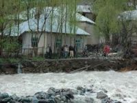 Taşbaşı köyünde 69 ev hasar gördü