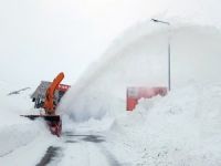 2 bin 985 rakımda karla mücadele çalışması!