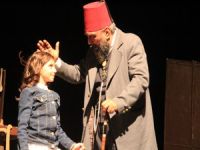 Hakkari'de Usta isimli tiyatro oyunu sergilendi