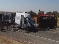 kamyonet minibüsle çarpıştı: 5 ölü, 23 yaralı