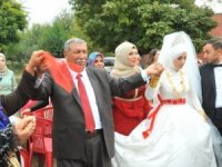 Aşiret lideri 24'üncü çocuğunu evlendirdi