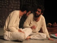 Hakkari’de “Ada” tiyatro oyunu sahnelendi