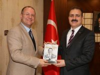 Adana Bahçeşehir kolejin'den Vali Akbıyık'a ziyaret