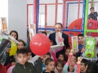 Başkan Epcim, çocuklara çeşitli hediyeler dağıttı