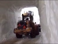 Kar tünelleri oluşturularak yollar açılıyor