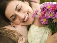 Eşbaşkan Karaman'dan Anneler Günü mesajı