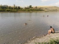 Nehre giren çocuklardan 3'ü hayatını kaybetti